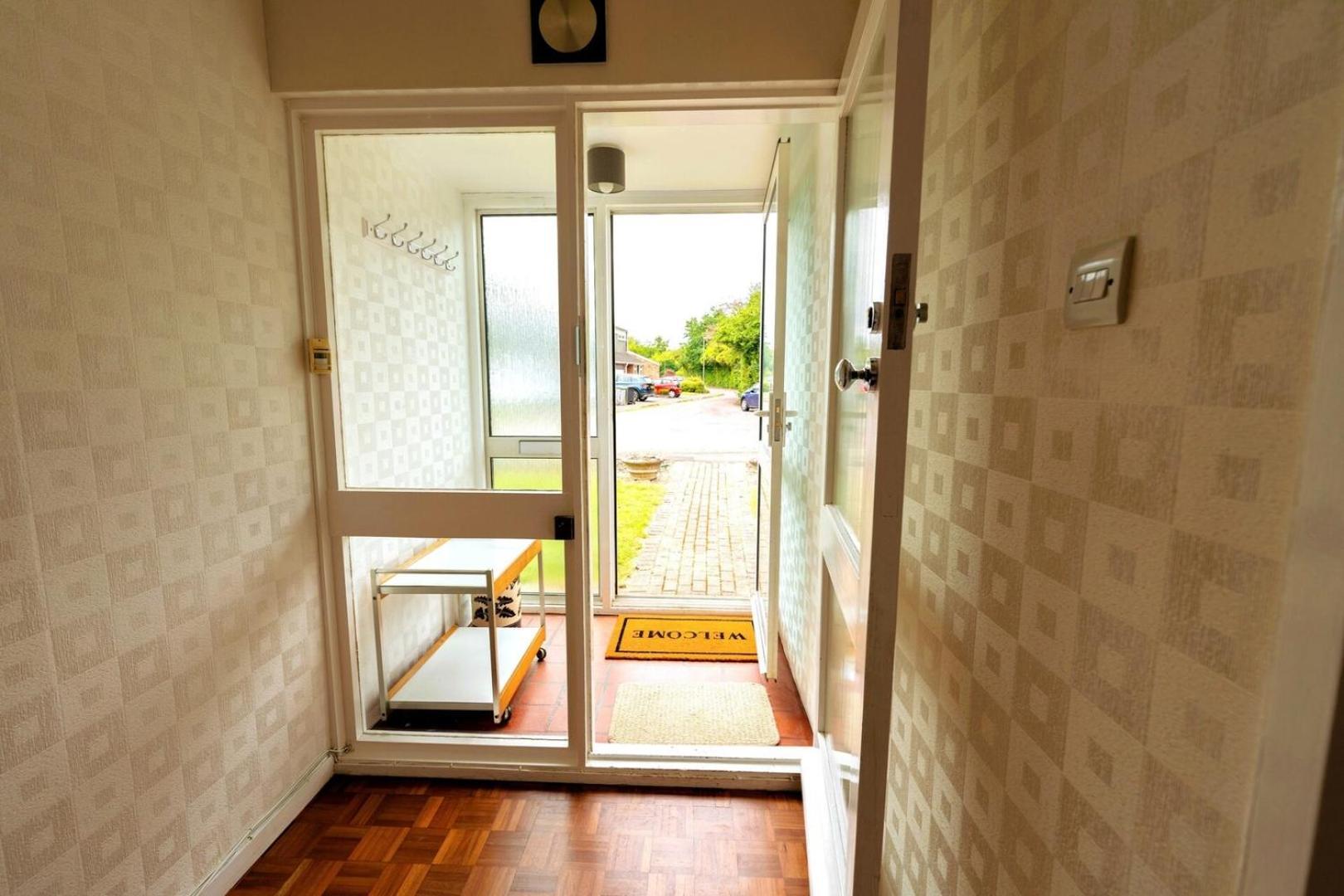 Spacious Family Bungalow With Garden For Up To 7 Епсъм Екстериор снимка